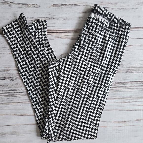 Old Navy Black and White Leggings sz XS - Picture 1 of 6